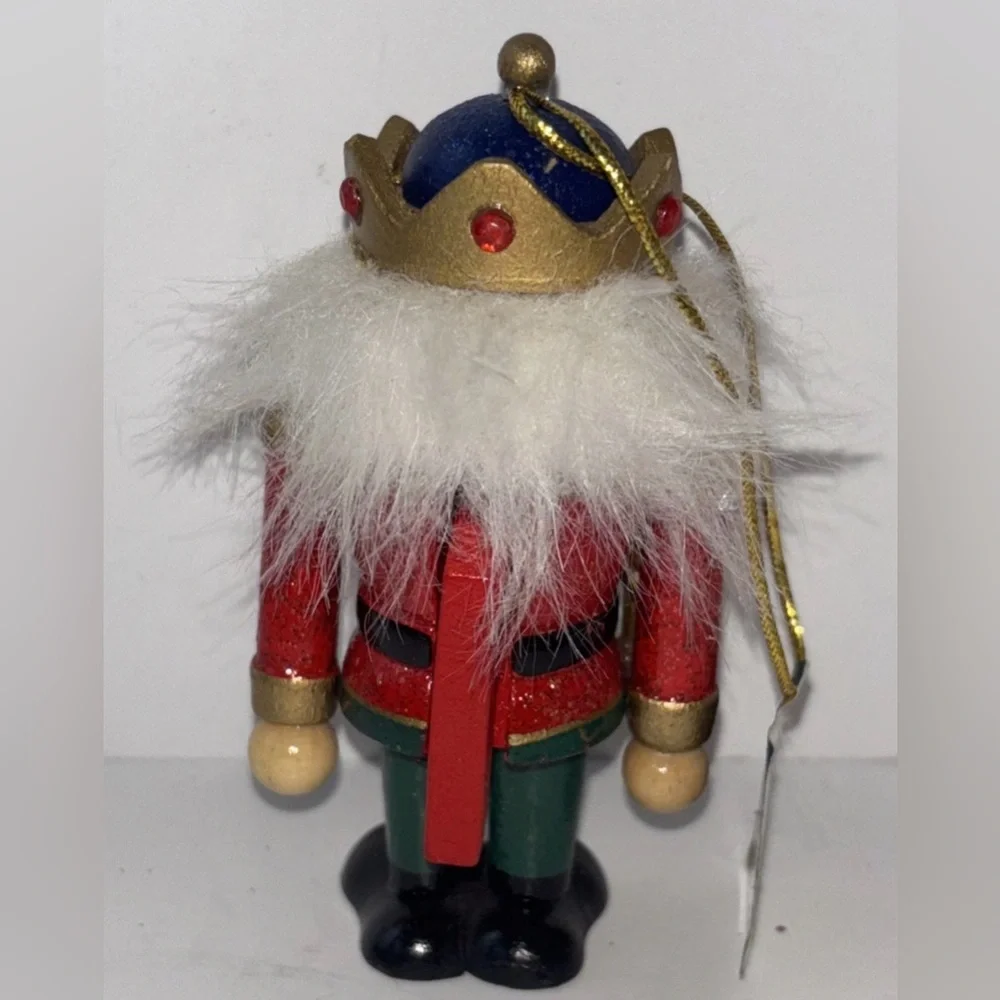 N/A festive nutcracker